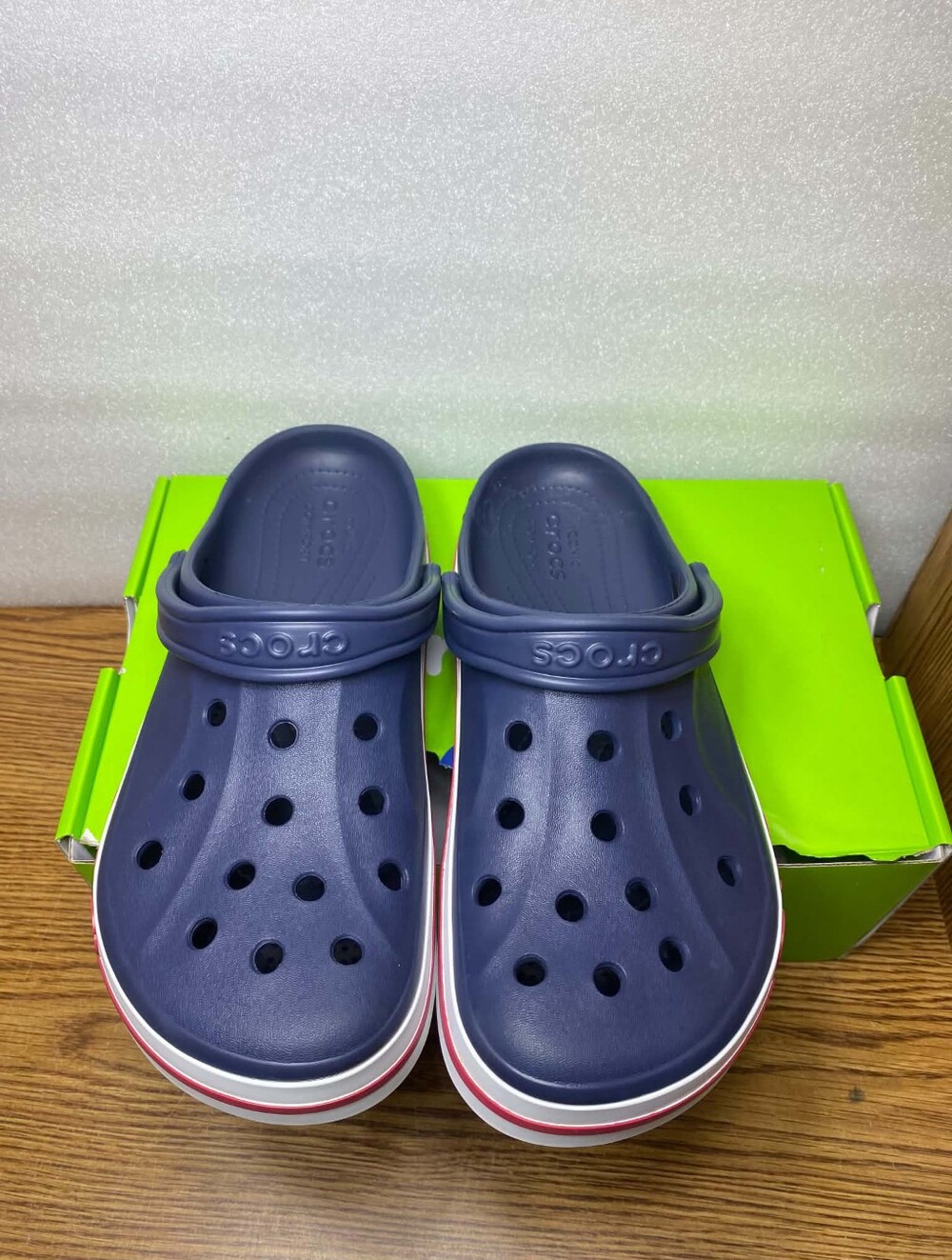 Iconic Crocs Men's Bayaband Clogs Classic Slip On Comfort Size 10 Navy Footbed